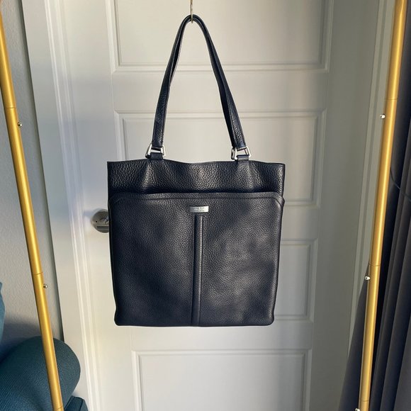 Cole Haan Handbags - 🎄HOLIDAY SALE🎄 COLE HAAN BLACK LEATHER SLIM TOTE